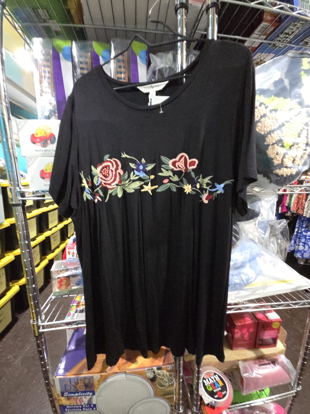 New 1X DAVI & DANI Black Short Sleeve Top with Multicolor Floral Embroidery